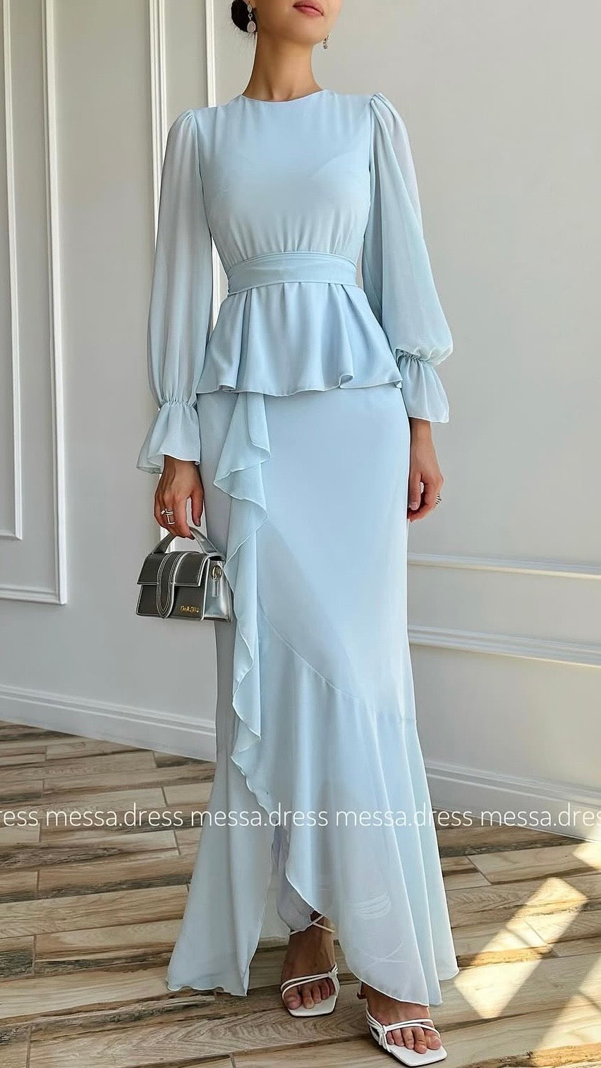 Hellblaues zweiteiliges Maxi-Set mit Volantdetails
