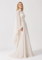 Abendkleid mit drapiertem Oberteil und fließenden Ärmel