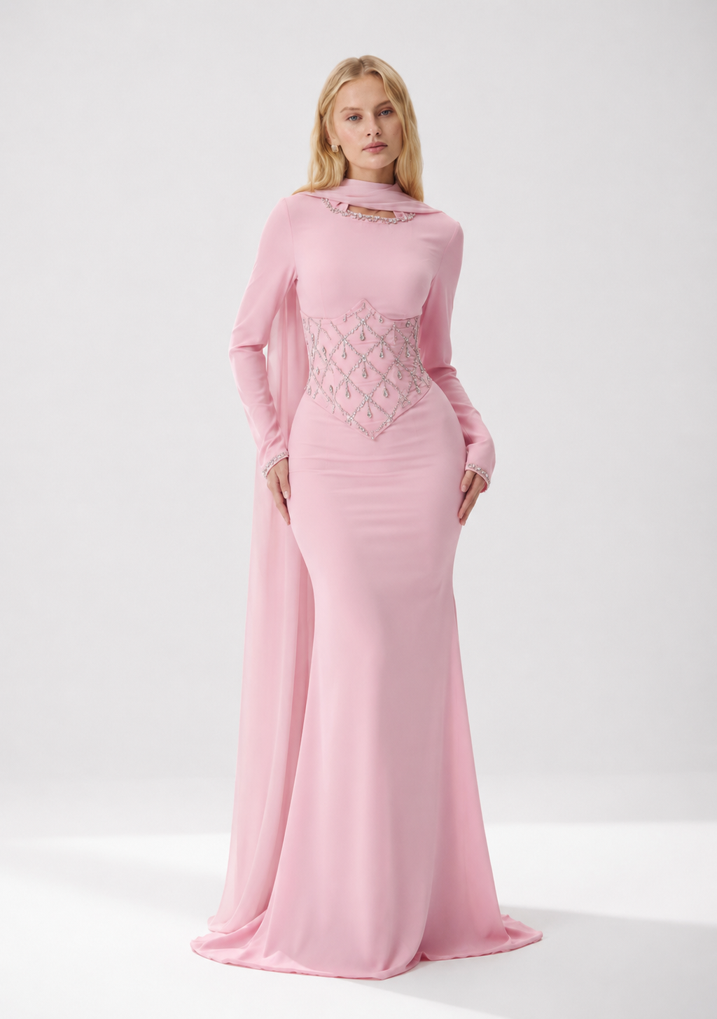 Abendkleid mit Perlenmieder und Schulterstola