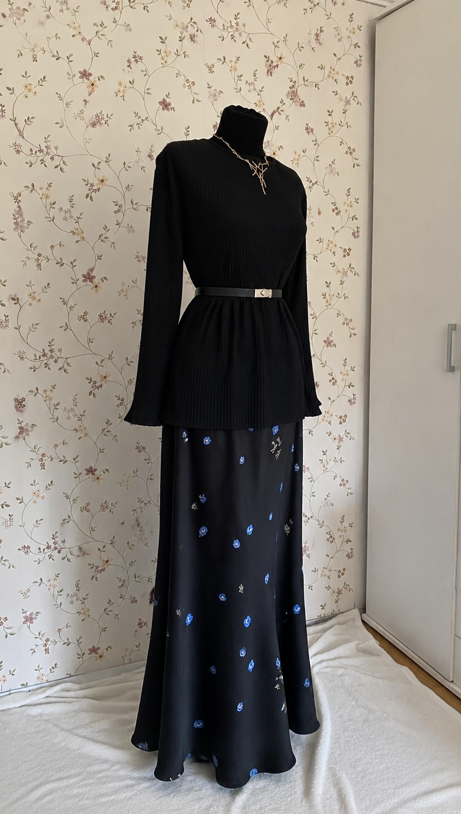 Zweiteiliges Maxi-Set mit Gürtel