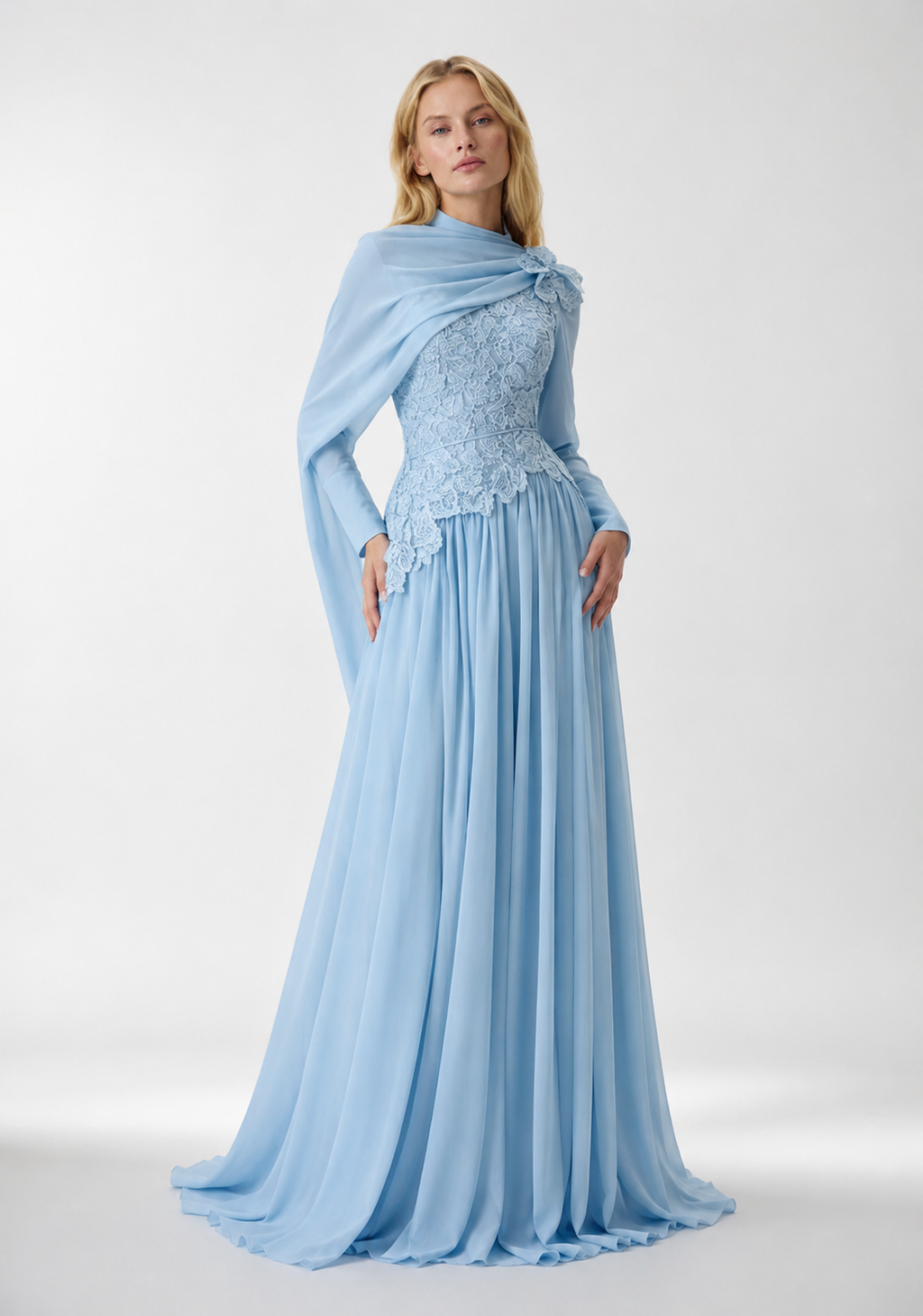 Chiffon-Maxikleid mit floraler Spitze und eleganter Schulterstola