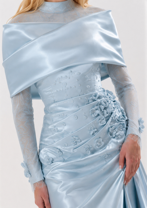 Abendkleid besticktem Tüll und drapierter Schulterstola
